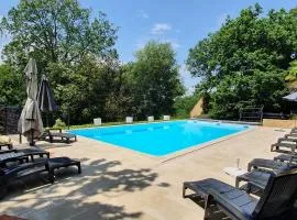 gîte le nieudegat chambre et table d'hôte piscine climatisation proche de Sarlat au coeur de la nature
