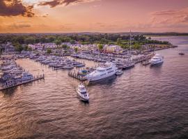 Saybrook Point Resort & Marina，位于旧塞布鲁克Essex Saybrook Antique Village Shopping Center附近的酒店