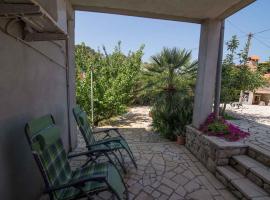 Apartments in Veli Losinj 14928，位于大洛希尼的酒店