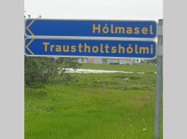 Hólmasel Riverside Cabin 1，位于Arabaer的酒店