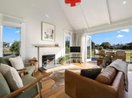 Te Whare Hipi - Martinborough Holiday Home