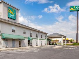 Quality Inn & Suites South-Obetz，位于Obetz的酒店