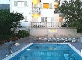 Villa 4US with pool