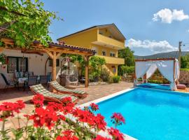 Holiday Home Villa Anđelika by Interhome，位于Drivenik的酒店