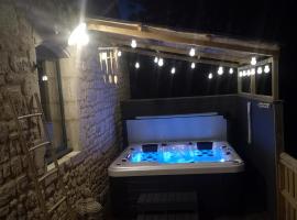 Gîte La Grange de La Trigalle avec spa professionnel privatif，位于瓦洛尼的酒店