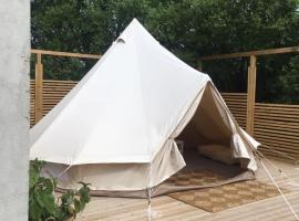 Glamping i Döshult，位于Viken的豪华帐篷营地