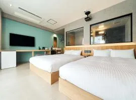 Rakuten STAY naha-tomarifuto 7F Twin Room