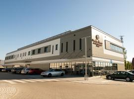 Molto Bene Hotel & Restaurant，位于Skórcz的酒店
