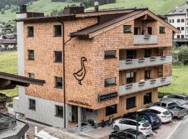 FRAU GANS - pure mountain apartments，位于萨尔巴赫安特施瓦泽豪滑雪缆车附近的酒店