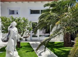 Palms Luxury Suites Sanremo，位于圣雷莫Villa Matutia附近的酒店