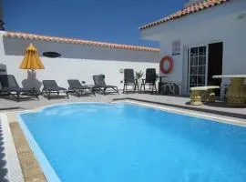 LAS ROSAS by RENTMEDANO Stunning luxury Chocolate Box villa with private heated pool & wifi