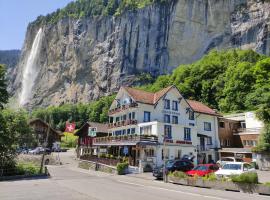 Hotel Restaurant Jungfrau，位于劳特布龙嫩的酒店