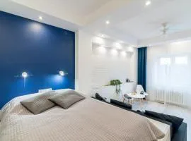 Lux Apartment in white