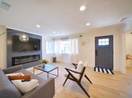 @ Marbella Lane - Vibrant 4BR RWC Ldry + P，位于红木城的酒店