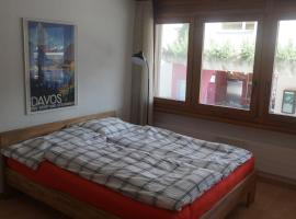 Lovely 1-bedroom apartment in the heart of Davos，位于达沃斯的酒店