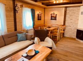 Holiday Homes Durmitorski Gaj，位于扎布利亚克的度假屋