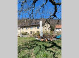 Vöens, St-Blaise, Logement entier - 2 chambres，位于Marin的公寓