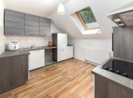 Apartmaji Trstenjak，位于拉特西的酒店