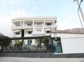 Hotel Kristal Borsh，位于博尔什的酒店