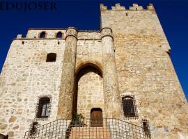 Sol y Luna "Desayuno Incluido"，位于Manzaneque的酒店