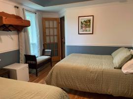 auberge les deux tours，位于Jonquiere的酒店