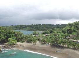 Peñas de Guachalito，位于努基的酒店