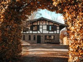 Le Grand Cerf 25 pers, Malmedy- Chalet rustique, jardin，位于马尔梅迪的乡村别墅