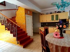 Apartment Luna，位于普图伊的酒店