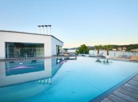 Luxury Living - Luxus Appartements in Velden，位于沃尔特湖畔韦尔登的酒店