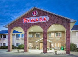 Ramada By Wyndham，位于Spirit Lake的酒店
