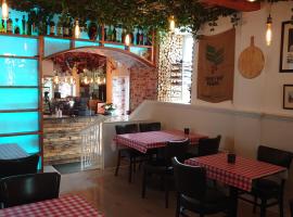 Town Clock Guesthouse，位于班克拉那的酒店
