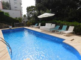 Apart.Can Pons,con piscina, a 50 de la playa，位于卡拉加尔达纳的带泳池的酒店