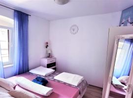 Apartment Chloe，位于特罗吉尔的酒店