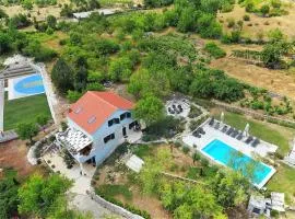 LUXURY VILLA HEAVEN nr. 2