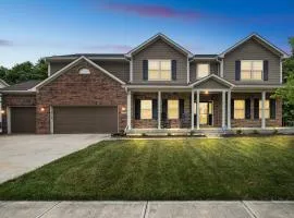 Incredibly Spacious Carmel Home with Fully Equipped Kitchen - 4700 Sq Ft! Sleeps 15! Pet Friendly! home