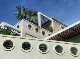 The Wharfside Village Hotel，位于Cruz Bay的酒店