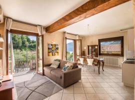 Appartamento vista lago，位于苏尔扎诺的酒店