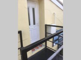 Comfy New Self Contained 1 Bed Flat - Modern!，位于Draycott的酒店