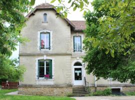 Gîte Haraucourt, 2 pièces, 3 personnes - FR-1-584-22，位于Haraucourt的低价酒店