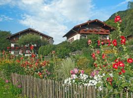 Gästehaus Koyerbauer Boardinghouse，位于基姆高地区阿绍的酒店