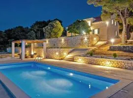 Luxury Villa Castello di Pietra with private pool
