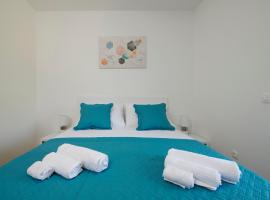 Apartments Antica Trogir，位于特罗吉尔的海滩短租房