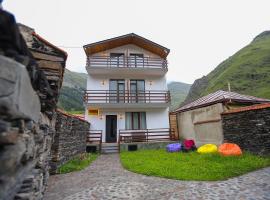 Sno Inn Kazbegi，位于卡兹贝吉的酒店