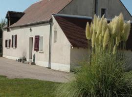 Gîte en Sologne avec Jardin Privatif, Proche Orléans et Châteaux de la Loire - FR-1-590-54，位于Jouy-le-Potier的酒店