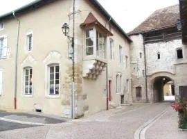 Maison de Caractère 14ème Siècle, 6 Pers., Grand Jardin & Cheminée, Près de Nancy et Verdun - FR-1-585-46
