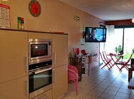 Gîte moderne et accessible en pleine nature avec terrasse privative, proche Verdun et Metz - FR-1-585-8，位于Culey的酒店