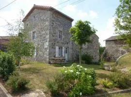 Gîte indépendant 4 pers. à Rauret avec cour, proche gorges de l'Allier, parking privé, animations. - FR-1-582-193