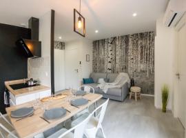 APPART-HOTEL n 4 calme avec terrasse, Wi-fi haut débit, petit-déjeuner, room-service et parking privé，位于Chouzelot的酒店
