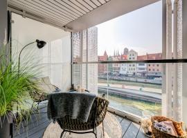 The Black Crane Apartment，位于格但斯克Polish Baltic Philharmonic附近的酒店