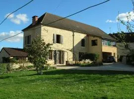 Gîte "L'helpe" dans grande maison quercynoise entre Sarlat Rocamadour